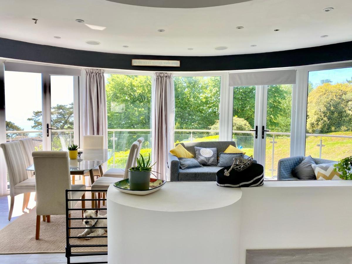 One Of The Best Properties In Lyme! Breathtaking Views Across The Whole Bay. 3 Stories With 2 Tier Veranda Around The Property. Sleeps 6 ไลม์รีจิส ภายนอก รูปภาพ