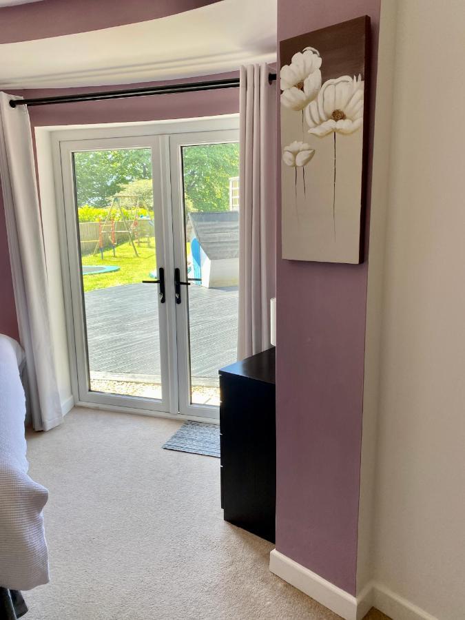 One Of The Best Properties In Lyme! Breathtaking Views Across The Whole Bay. 3 Stories With 2 Tier Veranda Around The Property. Sleeps 6 ไลม์รีจิส ภายนอก รูปภาพ