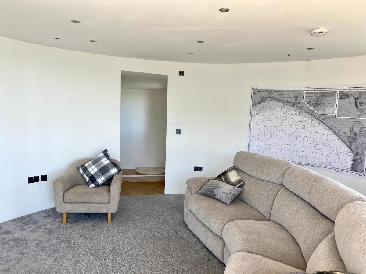 One Of The Best Properties In Lyme! Breathtaking Views Across The Whole Bay. 3 Stories With 2 Tier Veranda Around The Property. Sleeps 6 ไลม์รีจิส ภายนอก รูปภาพ
